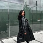 Gabrielle Marion Instagram - POV : When your dark side takes over 🖤 Formula : 4.01 #diarichesse @loreal 6 volume Avec @k18hair et une fusio dose @kerastase_official Coiffure Blunt