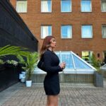 Gabrielle Marion Instagram – Dernier glimps de l’été 🌸🍃 
@matinee.studio 
@paulaschoice Vogue Hotel Montreal Downtown, Curio Collection by Hilton