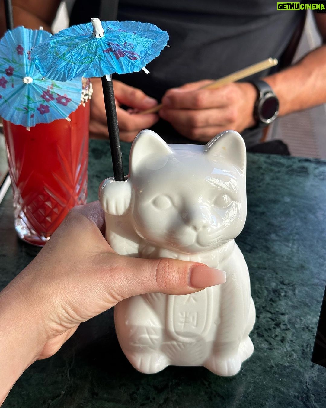 Gabrielle Marion Instagram - Un week-end d’amoureux tout en couleur avec @tripdhumour et @trois_rivieres .📍🥡🎟️ Rire aux éclats, manger comme des cochons et découvrir l’histoire de ce beau coin de pays 🗺️ Merci Trois-Ri!🫶🏼 #tripdhumour #tres3r Trois-Rivières Centre Ville