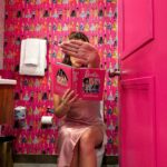 Gabrielle Marion Instagram - Je pourrais passer ma vie sur cette bol quoi ✨🚽💓 #barbiesuite @fairmontqueene @fairmonthotels Fairmont Queen Elizabeth Montreal