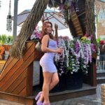 Gabrielle Marion Instagram - Un peu de couleurs dans ton feed hihi 🌸✨ @terrassecielrose 📸 @snapmtl Montreal, Quebec