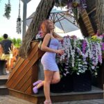 Gabrielle Marion Instagram - Un peu de couleurs dans ton feed hihi 🌸✨ @terrassecielrose 📸 @snapmtl Montreal, Quebec