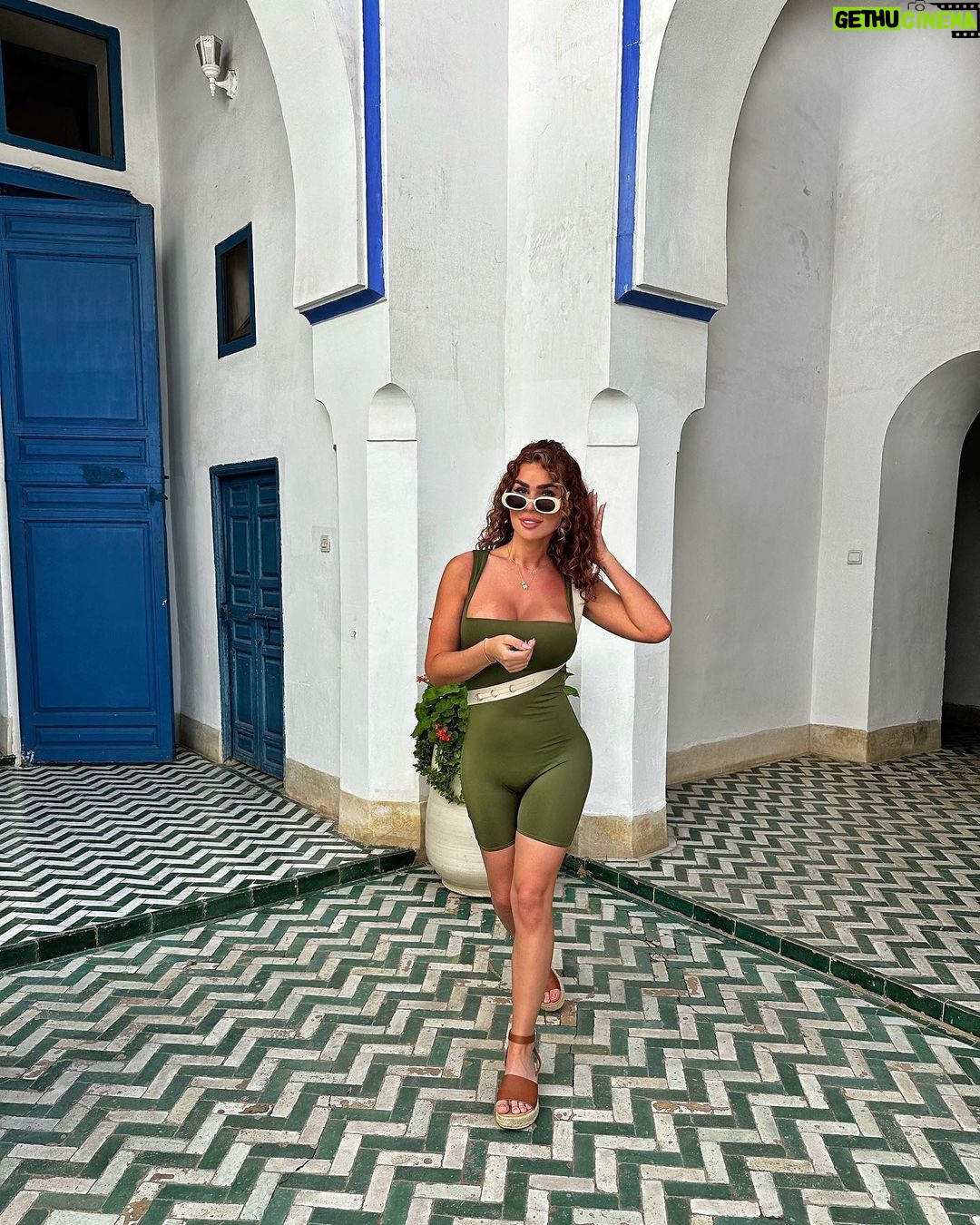 Gabrielle Marion Instagram - Marrakech est une des beautés de ce monde 🇲🇦👏🏼 À visiter: -La médina -La villa de Yves Saint-Laurent et Pierre bergé -Le musé YSL #travel #marrakech #ysl #medina Majorelle Gardens, Marrakech