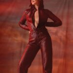 Gal Gadot Instagram – Thank you for having me @FlauntMagazine
❤️🖤
Photographed by @GregSwalesArt
Styled by @KarlaWelchStylist wearing @TiffanyandCo
Cover: @ferragamo
Written by @EAubrey_Writes
Hair: @DimitrisHair
Makeup: @TyronMachhausen
Nails: @Tracy_Clemens
Set Designer:@ItsIsaacAaron
Flaunt Film: @ShootChevyTyler
