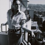 Gal Gadot Instagram - 🖤🖤 #HeartofStone Styling: @karlawelchstylist @gracewrightsell Makeup artist : @tyronmachhausen Hairstylist: @officialdanilohair Manicure: @tracy_clemens