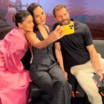 Gal Gadot Instagram - 🇧🇷 Oi Brasil! Thank for the warm welcome for #HeartofStone on our first day at #Tudum. See you tomorrow! #HeartofStone @netflix Styled by: @gracewrightsell @karlawelchstylist Hair: @jennychohair Makeup: @tyronmachhausen Nails: @nailsbyshige