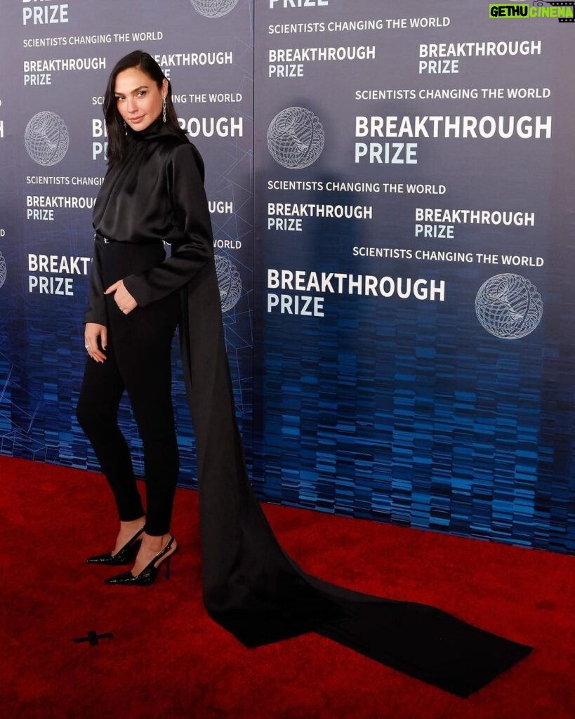 Gal Gadot Instagram - Thank you for having me Breakthrough Prize 2023. It was such an honor to be part of this amazing event and to be in the presence of so many amazing people. Loved wearing this beautiful piece created by @anthonyvaccarello @ysl Styled @karlawelchstylist Makeup @sabrinabmakeup Hair @renatocampora Nails @tracy_clemens