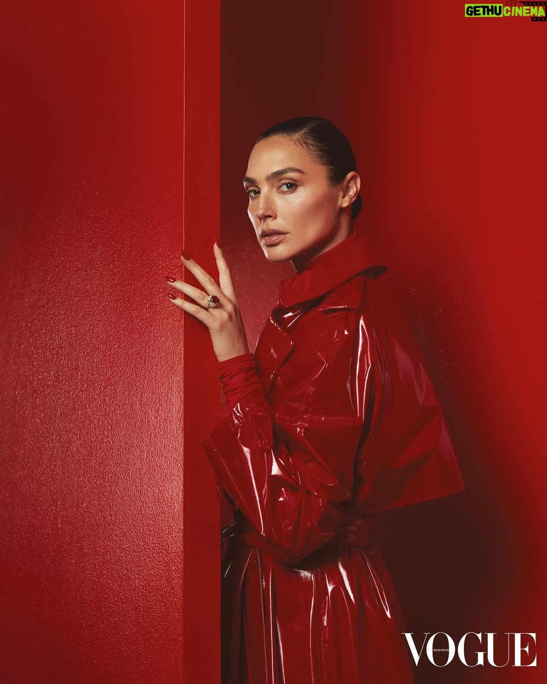 Gal Gadot Instagram - @VogueHongKong ❤️ Photographer: @gregswalesart Stylist: @KarlaWelchStylist Cover Wardrobe: @YSL by @anthonyvaccarello Cover Jewelry: @TiffanyAndCo Makeup Artist: @MissJoBaker Hair Stylist: @JennyChoHair Manicurist: @NailsByShige Producer: @AlexeyG @AGPNYC Casting: @jilldemling