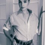 Gal Gadot Instagram - 🖤🖤 #HeartofStone Styling: @karlawelchstylist @gracewrightsell Makeup artist : @tyronmachhausen Hairstylist: @officialdanilohair Manicure: @tracy_clemens