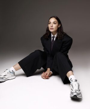 Gal Gadot Instagram - Suit up🤍