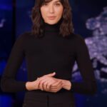 Gal Gadot Instagram - Are you ready for TUDUM? ✨💫 Don’t miss the exclusive HEART OF STONE debut plus many more fun treats! September 24 at 10am PT only on YouTube #tudum @netflix