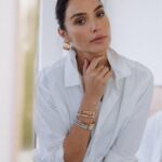 Gal Gadot Instagram - Some things just click... like me and the beautiful Lock Collection by @tiffanyandco #TiffanyLock
