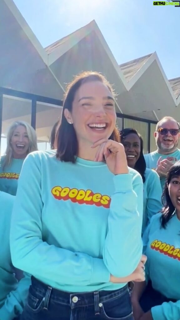 Gal Gadot Instagram - One box every two seconds! 🌈 One HUGE thank you to every weird, wonderful, mac and cheese lover we’ve met along the way. What a joy it’s been, and we’re only getting started…