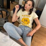 Gal Gadot Instagram - There is nothing like a little Mac to boost up a shooting day 🧡🌈 @AllGoodles — ‏GG, Founding Partner