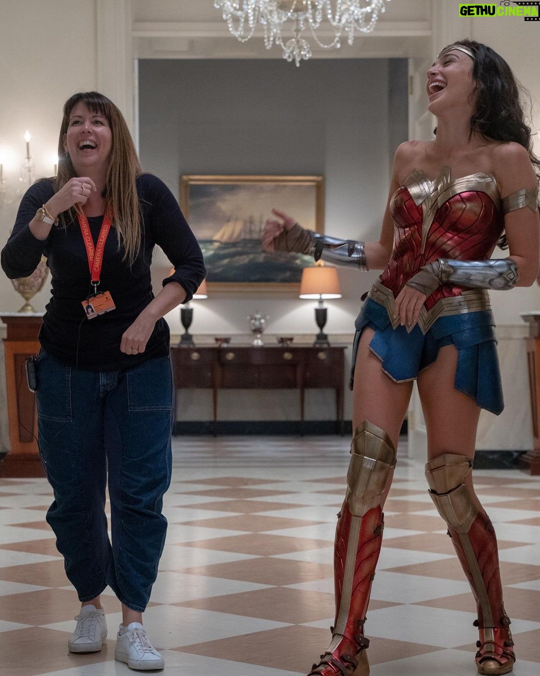 Gal Gadot Instagram - Happy bday to one of my favorite people #pattyjenkins 🍀♥️🍀