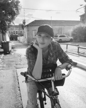 Gal Gadot Instagram - 🚲
