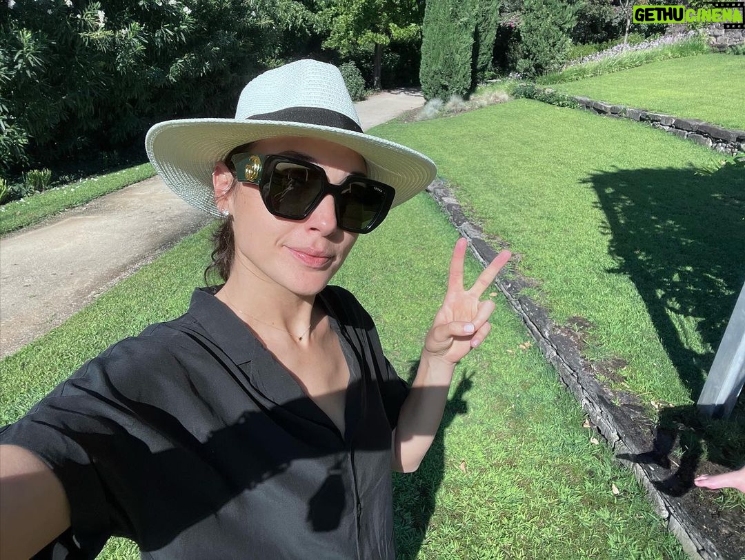 Gal Gadot Instagram - Obrigada Portugal! You were good to us♥️🇵🇹