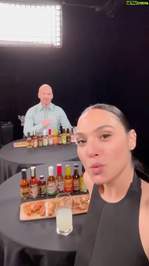 Gal Gadot Instagram - 🥵🍗🖤@firstwefeast @hotones @seanseaevans
