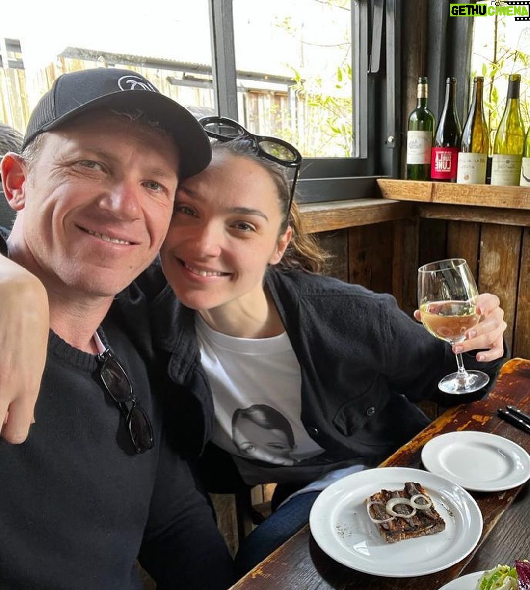 Gal Gadot Instagram - We took a little family vacation before the next adventure 🌳☀️❤️ Just the five of us, some good food and a whole lot of nature. Now I'm more than ready to jump into a new exciting project.