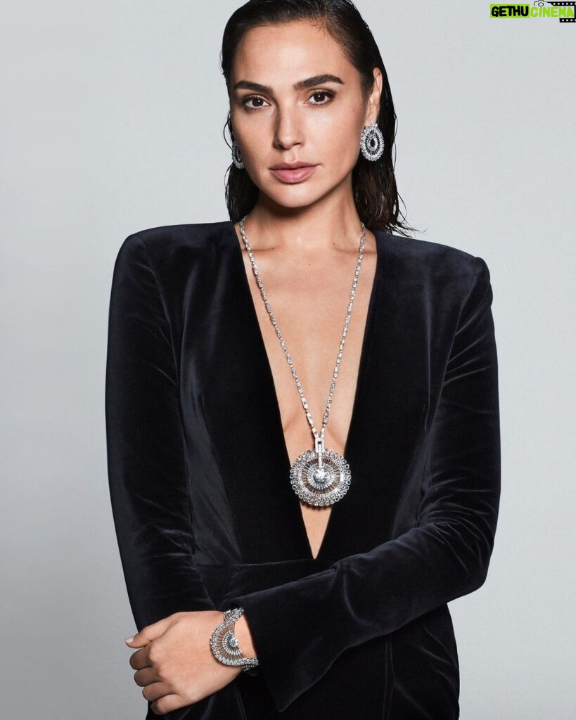 Gal Gadot Instagram - I am so honored to front the new BOTANICA - Blue Book 2022 collection and to wear these unbelievably beautiful pieces. This is a new era at @tiffanyandco, and I am extremely happy to be a part of this iconic brand and its legacy #TiffanyBlueBook #TiffanyHighJewelry