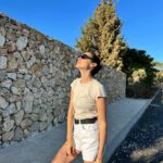 Gal Gadot Instagram - Just take a minute to fix your hair and breathe 🤍☀️