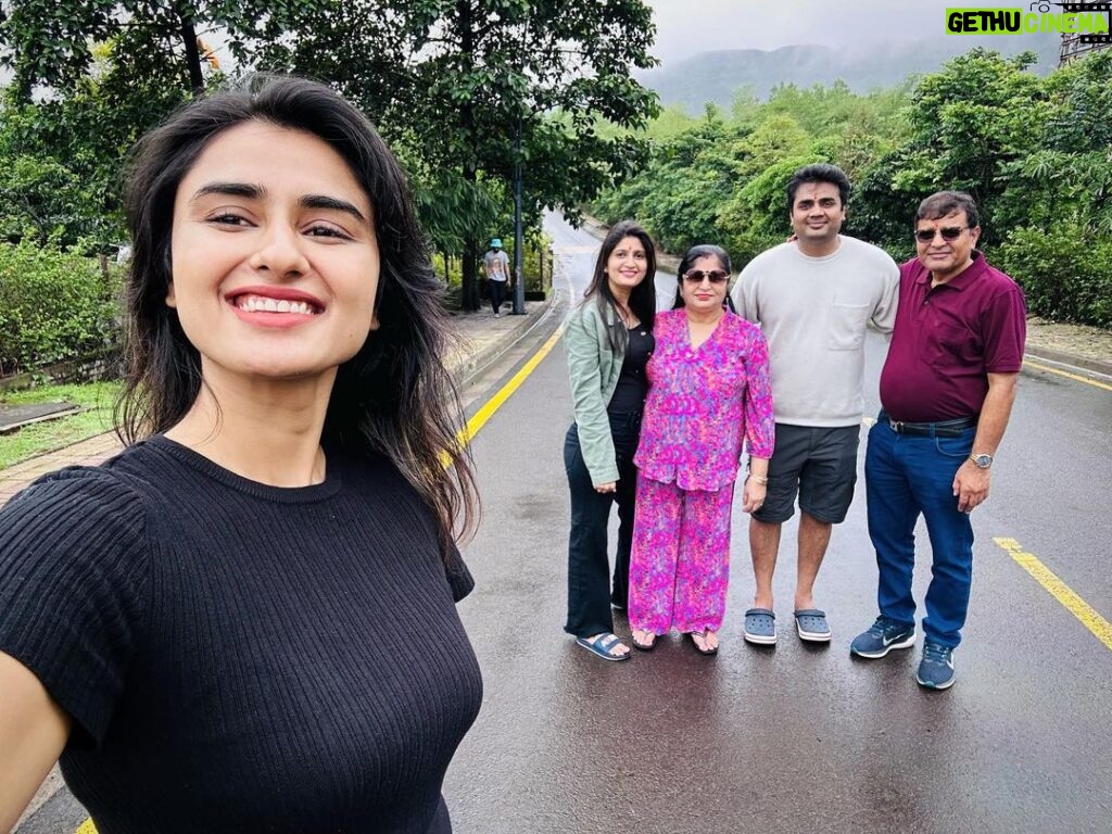 Garima Parihar Instagram - Family❤️ . . . #ootd #photography #picoftheday #instagram #instagood #instadaily #instamood #instalike #instalove #love #instaphoto #bestoftheday Aamby Valley City