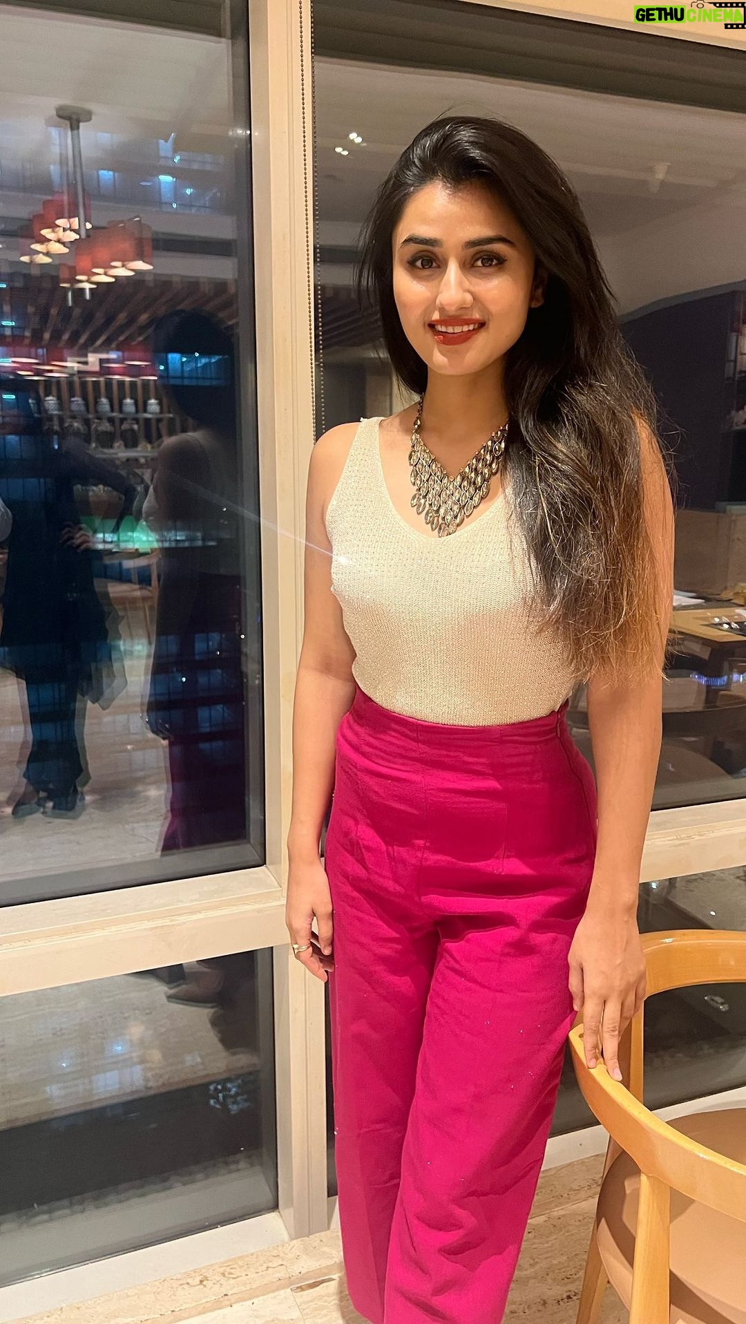 Garima Parihar Instagram - #diwalicelebrations💥 #family❤️ #reelsinstagram #love #bestoftheday #diwali #india #reelitfeelit #instagram #bestoftheday #style Mumbai, Maharashtra