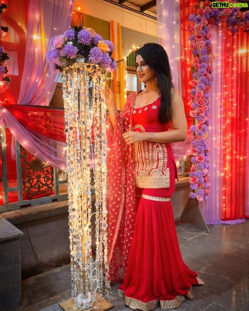 Garima Parihar Instagram - "Vibrant Hues, Timeless Tradition: Indian Wear Chronicles 🌈📜 #EthnicElegance" . . .#ootd #photooftheday #picoftheday #instagram #instadaily #instagood #instamood #love Mumbai, Maharashtra