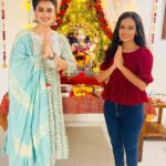 Garima Parihar Instagram - Celebrating with friends, laughter, and the blessings of Lord Ganesha. 🙏🎉 #GaneshChaturthiFestivities" #instaday #instagood #ootd #photooftheday #picoftheday Mumbai, Maharashtra