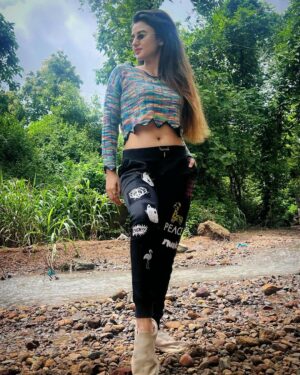 Garima Parihar Instagram - "Lost in the beauty of the natural world."

.
.
.
#ootd #photooftheday #picoftheday #instaday