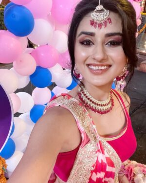 Garima Parihar Instagram - "Enveloped in Ethereal Elegance: Blooming Brightly in Pink 🌸👗 #PinkPerfection #LehengaLove"
.#ootd #photo #picoftheday #instagood #instagram