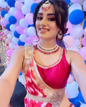Garima Parihar Instagram - "Enveloped in Ethereal Elegance: Blooming Brightly in Pink 🌸👗 #PinkPerfection #LehengaLove"
.#ootd #photo #picoftheday #instagood #instagram