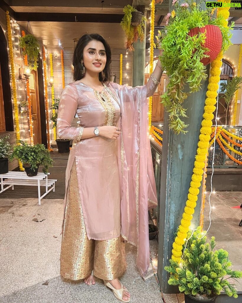 Garima Parihar Instagram - "Elegance weaved in every thread. 💫 #TraditionalChic #SalwarSuitStyle" #ootd #photooftheday #love #bestoftheday #instagram Mumbai, Maharashtra