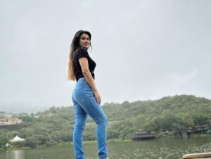 Garima Parihar Instagram - Look deep into nature, and then you will understand everything better. —Albert Einstein

#ootd #nature #photography #picture #picoftheday #instagood #instagood #instadaily #instafashion #instamood #love #bestoftheday #insta #love 

.