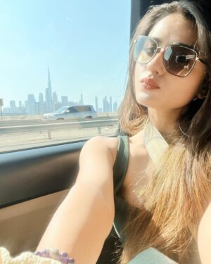 Garima Parihar Instagram - #selfiewithaview 
.
.
.
#ootd #view #dubai #selﬁe #love #bestoftheday #instagood #instagram #instadaily #instadaily #fashion #insta