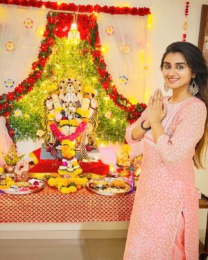 Garima Parihar Instagram - "May the blessings of Lord Ganesha fill your life with joy and prosperity. Happy Ganesh Chaturthi!" 🙏🐘