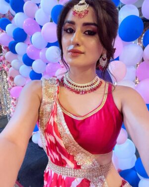 Garima Parihar Instagram - "Enveloped in Ethereal Elegance: Blooming Brightly in Pink 🌸👗 #PinkPerfection #LehengaLove"
.#ootd #photo #picoftheday #instagood #instagram