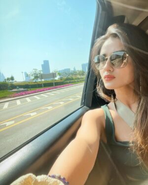 Garima Parihar Instagram - #selfiewithaview 
.
.
.
#ootd #view #dubai #selﬁe #love #bestoftheday #instagood #instagram #instadaily #instadaily #fashion #insta