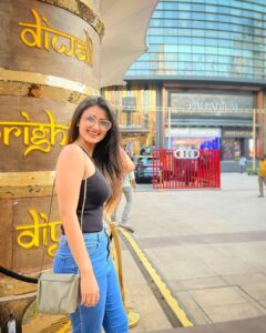Garima Parihar Instagram - Chasing simplicity in a complex world. . . #ootd #photooftheday #picoftheday #instagood #instagram #instadaily #instamood #instalike Mumbai, Maharashtra