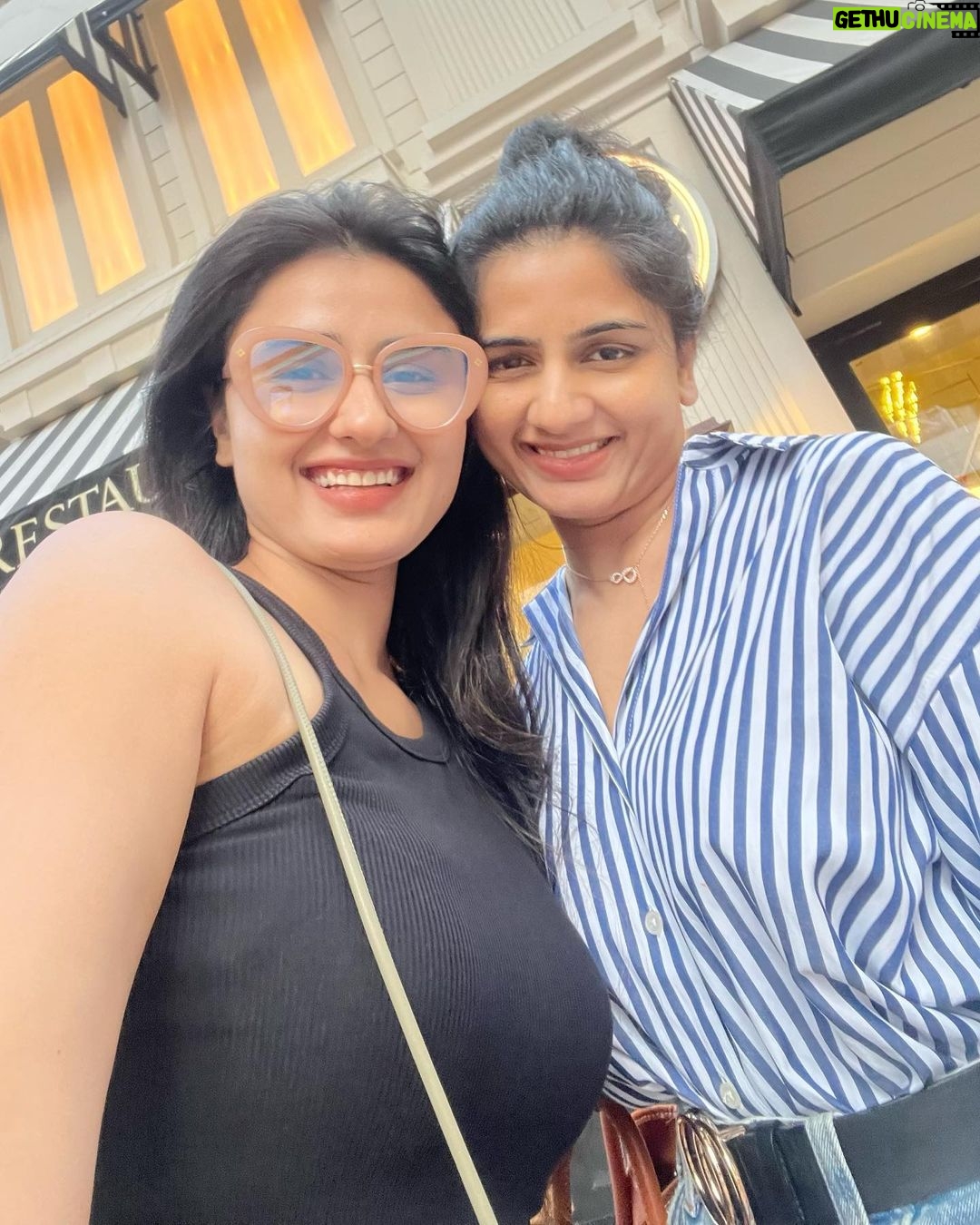 Garima Parihar Instagram - Good times and great company – just another hangout moment to cherish. @iampreetipariharmalviya . . . #ootd #instagood #instadaily #instafashion #instamood #instalike #picoftheday #photooftheday #photography Mumbai, Maharashtra