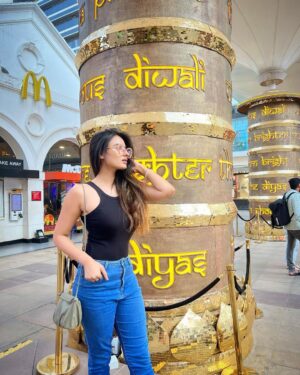 Garima Parihar Instagram - Chasing simplicity in a complex world.

.
.
#ootd #photooftheday #picoftheday #instagood #instagram #instadaily #instamood #instalike
