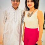 Garima Parihar Instagram - Family ❤️ . . . #ootd #photooftheday #diwali #celebration #instaday #instagood #2023 #family Mumbai, Maharashtra