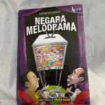 Garin Nugroho Instagram - Gambar Prediksi ending kompetisi , Presiden Joko Wi dan Prabowo duduk santai makan bareng sementara masyarakat sibuk pro kontra bahkan adu jotos . Buku terbit 2018/2019 : Kumopulan tulisan esai saya di kompas 2017/2018 berkait komunikasi politik dan budaya : . Warganegara hilang , yang ada “ warga penonton politk melodrama “ , “ warga konsumen “, “ warga pemimpin Diva “ , “ warga alogaritma busher dan influencer” @madanifilmfest @aliansi_kebangsaan @iskandarloedin @ipong.witono @ong.hariwahyu @b.paningron @siska.raharja @indrajpiliang4 @teatergarasi @satupena.id