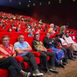 Garin Nugroho Instagram - Opening Speech “ Madani int Film fest , fokus Palestina ,“,( by Mohanad Yaqubi, sutradara Palestina ) , pengantar sebelum pemutaran filmnya membuka Madani film fest ( lihat 7 gmbr) renungan penting kemanusiaan di tengah memanasnya konflik Israel dengan Hamas, di kota tempat tinggal ibu Mohanan, Ikuti dan saksikan Madani film fest 7 -12 Oktober @madanifilmfest @shoosugar @jakartafilmweek @jaffjogja @sadiahcurates @pusbangfilm @rinadamayanti23 @paulagusta1 @fajarnugrs @jaffjogja @mahendrabudaya @aprofi.id @inafed.ig @binusfilm @ekkyij @jakartscouncil @zee @siska.raharja @b.paningron @ajiewartono @heripemad @oyik_srisasanti @ifdclub @timobros @hanungbramantyo @fajarnugrs @jokoanwar @masbutet @teatergarasi @komunitas_salihara @yuliaevinabhara @vivianidris @inefebriyanti @kamilandini @ifa_isfansyah @budi.irawanto @dyherlin @novikurnia @clarabernadeth @inefebriyanti