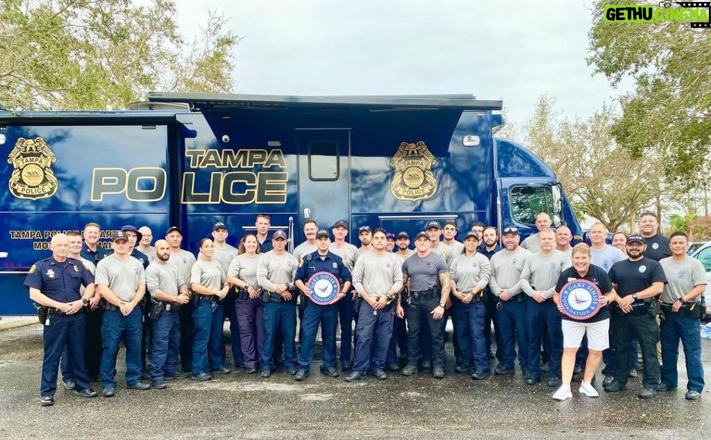 Gary Sinise Instagram - This past week our Serving Heroes program paid a visit to Tampa PD, providing @missionbbq meals in support of their efforts to recover from hurricane Ian. Thank you to Tampa PD and to all who support @garysinisefoundation
