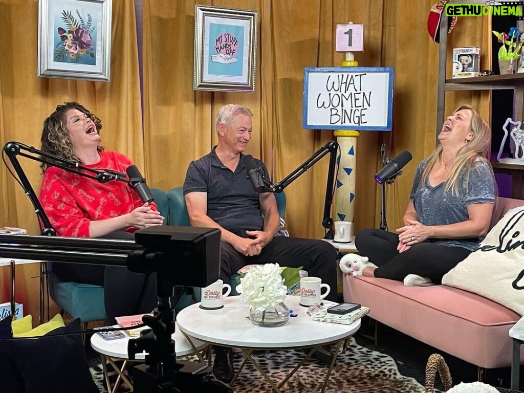 Gary Sinise Instagram - Had such a great time with my good pal Melissa Joan Hart and her wonderful co-host Amanda Lee on their fun podcast, @whatwomenbinge Be sure to check it out on YouTube and any podcast network! Nashville, Tennessee
