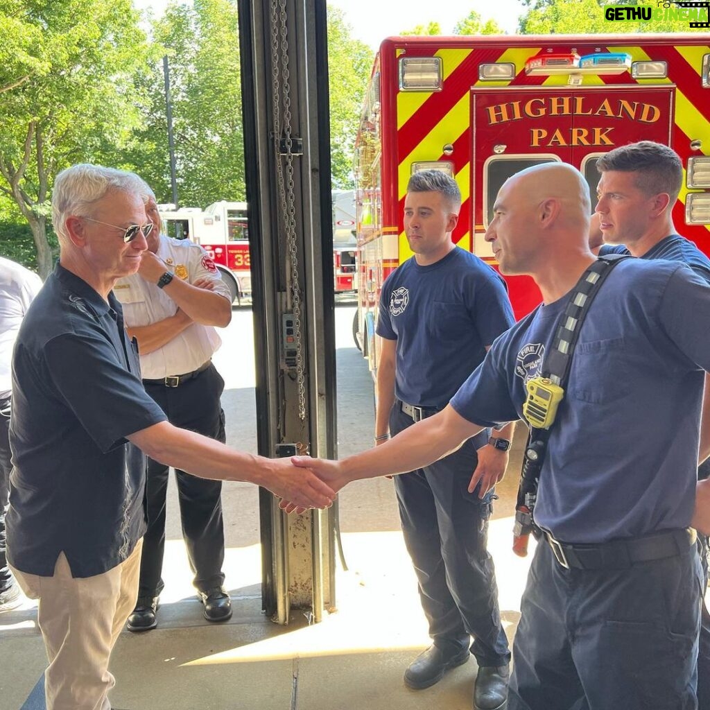 Gary Sinise Instagram - Made a special trip today to visit the Police, Fire and Dispatcher Departments in my hometown of Highland Park, Illinois. Was honored to support the PD with our @garysinisefoundation Serving Heroes program. My heart goes out to all the brave first responders serving there and to all the victims and families effected by the terrible shooting on July 4th.