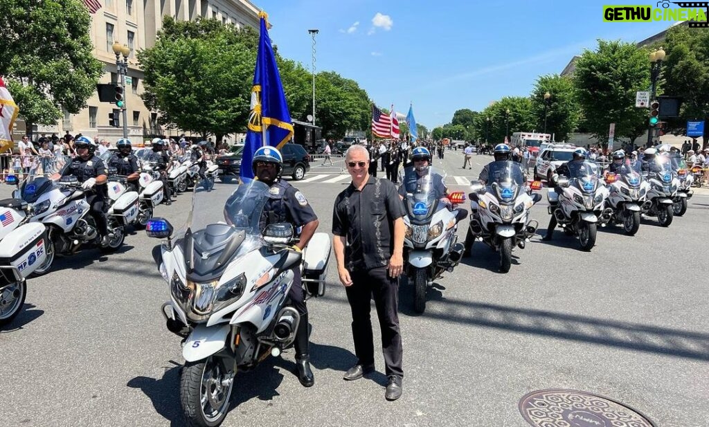 Gary Sinise Instagram - Honored to be here with the families of our fallen heroes at the National Memorial Day parade through the Gary Sinise Foundation Snowball Express Program. To all the families of our fallen, I salute you. 🫡🇺🇸🙏🏼 Washington D.C.