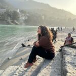 Geetika Mehandru Instagram – Embarking on a transformative journey of self-discovery and tranquility through yoga. 🧘‍♂️✨ 

Here’s to detoxing the body, mind, and soul in pursuit of true wealth – health. 

Join me on this empowering adventure! 

#yogajourney #selfdiscovery #mindbodysoul #rishikesh #yttc Rishikesh ऋषिकेश