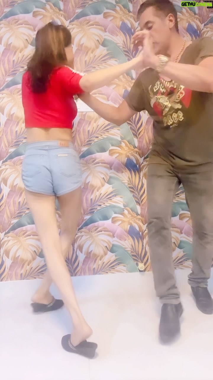 Gehana Vasisth Instagram - 2nd session of salsa …. N guys see my growth …. . #salsa #bachata #dance #salsadancing #music #a #salseros #merengue #kizomba #colombia #salsacubana #reggaeton #dancer #salsadance #puertorico #bachatasensual #salsamusic #dancing #musica #hiphop #rumba #salsaromantica #mambo #cuba #dancers #salsaon #venezuela #latino #latindance #gehanavasisth